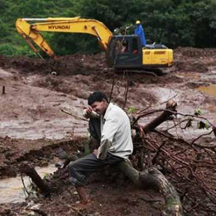 Ινδία: 73 νεκροί από κατολίσθηση - Βρέφος έσωσε την οικογένεια του
