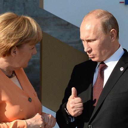 Στο Μουντιάλ Πούτιν και Μέρκελ