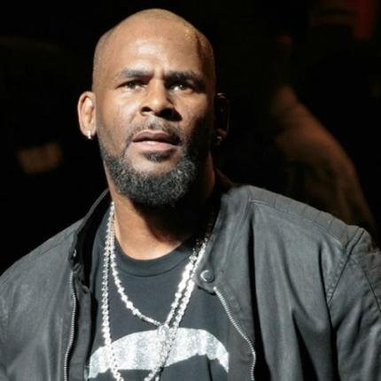 r-kelly-2.jpg