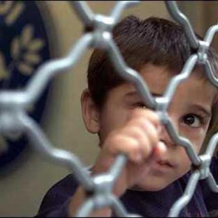 refugee-gr_100.jpg