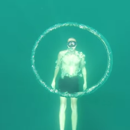 Τα τέλεια υποβρύχια "δαχτυλίδια"! (βίντεο)