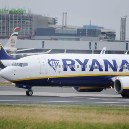 ryanair-airplane.jpg