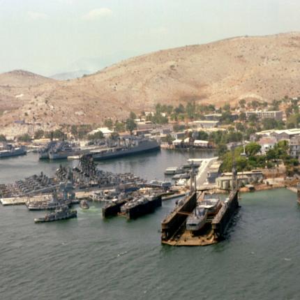 salamis_naval_base_with_fletcher_class_destroyers_1979.jpeg