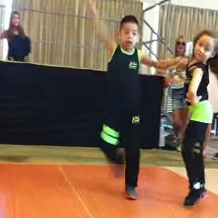 Mini Πρωταθλητές Salsa (βίντεο)