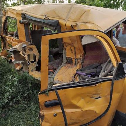 school-bus11-thumb-large-thumb-large.jpg