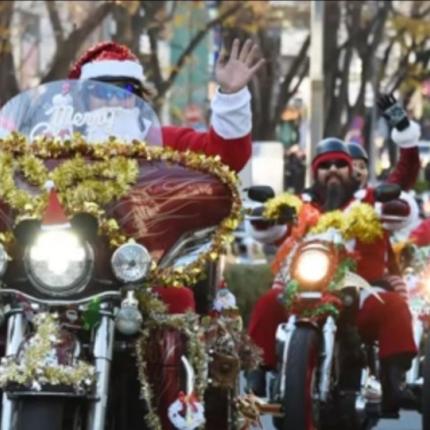 Τόκιο: Άγιοι Βασίληδες παρελαύνουν με Harley Davidson κατά της παιδικής κακοποίησης
