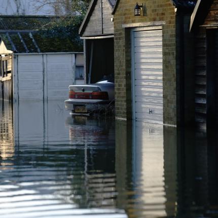 Σερβία: Σε κατάσταση εκτάκτου ανάγκης 13 πόλεις 