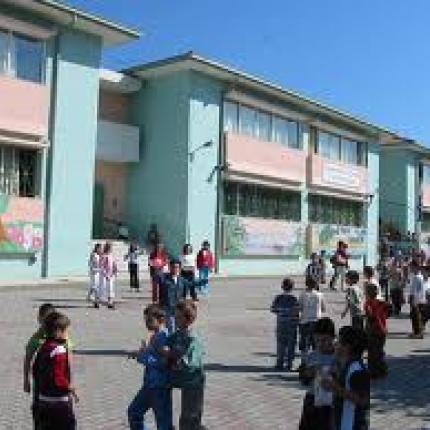 Καταγγελίες για ασφαλιστικές εταιρίες σε σχολεία