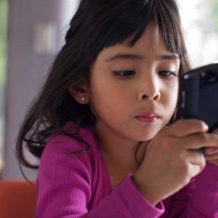 smartphone_kid.jpg