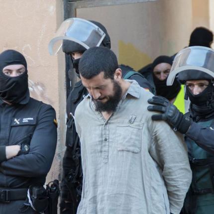 «Αντιτρομοκρατική» επιχείρηση σε Βαρκελώνη και Μαδρίτη με 14 συλλήψεις 