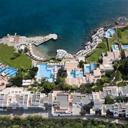 To &quot;St. Nicolas Bay Resort&quot; στα κορυφαία ξενοδοχεία του κόσμου 