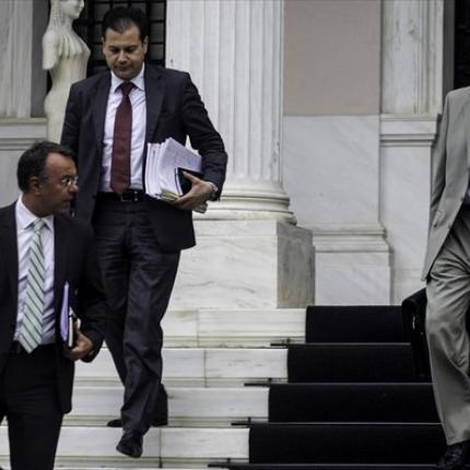 Νέα σύσκεψη στο Μαξίμου ενόψει της αναχώρησης για το Παρίσι