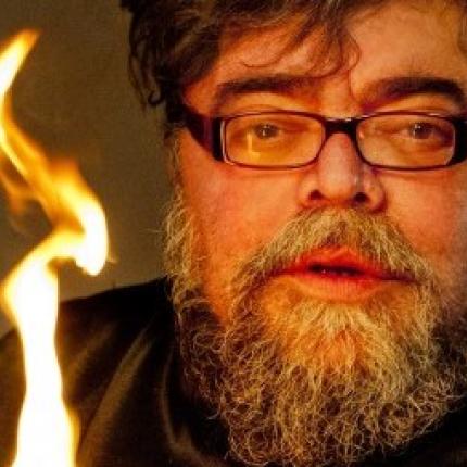 Ο Σταμάτης Κραουνάκης αφηγείται παραμύθια στο Ίδρυμα &quot;Μιχάλης Κακογιάννης&quot;