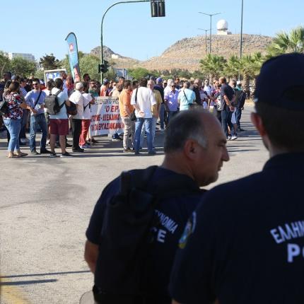 Απεργούν οι οδηγοί τουριστικών λεωφορείων