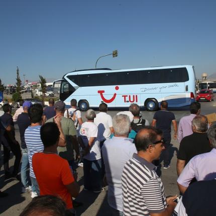 Οι οδηγοί διαμαρτύρονται για τη μη υπογραφή ΣΣΕ