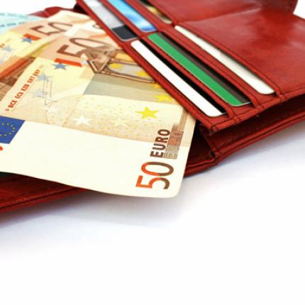 ΕΝΦΙΑ τέλος - Ειδικός φόρος για περιουσία άνω των 300.000 ευρώ