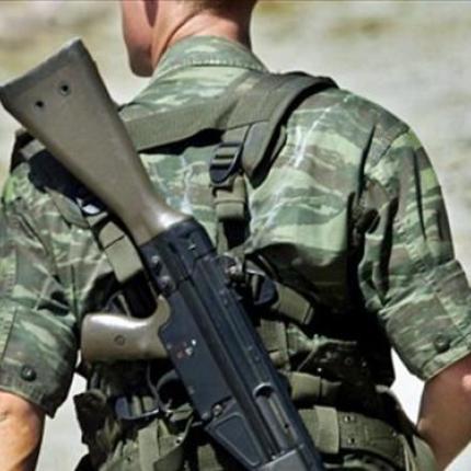 στρατιωτης