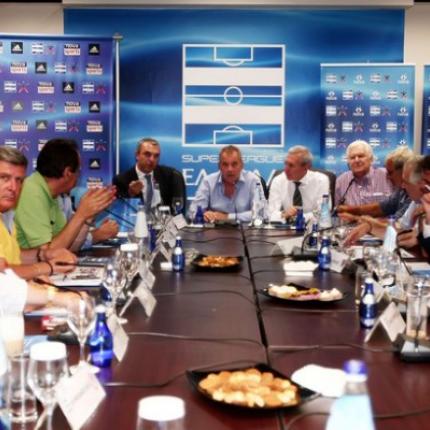 Σούπερ Λίγκα: Αναβολή στο θέμα Πανιωνίου και ΟΦΗ