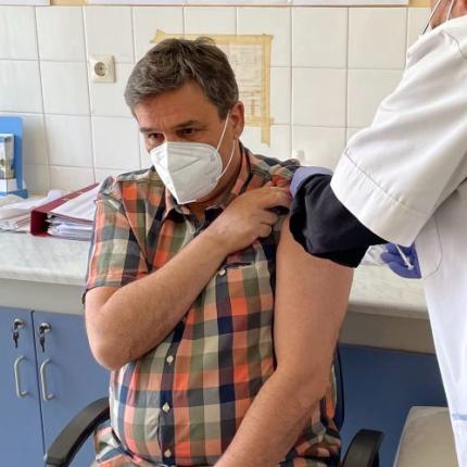 ξανθος συριζα - εμβολιασμος