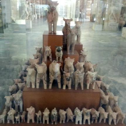 tayroi_anathimatika_pilina_ston_hthonio_poseidona-apo_tsiskiana_epanohorioy_selinoy_4.jpg