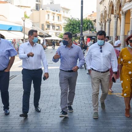 Ο Χάρης Θεοχάρης στο Ηράκλειο