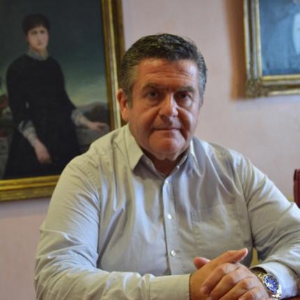 χάρης τομπούλογλου
