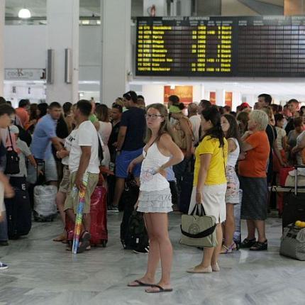 touristes_aerodromio14.jpg