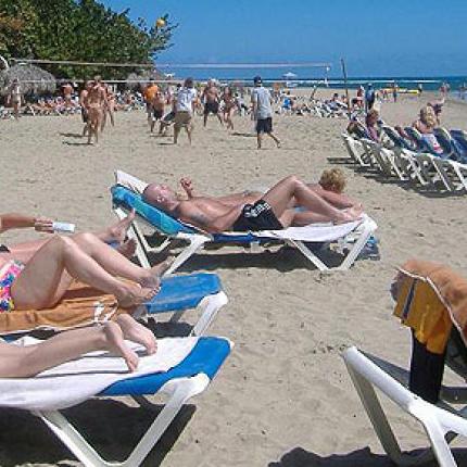 tourists511.jpg