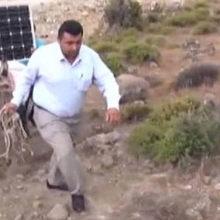 Γιατί οι Τούρκοι αγρότες φόρτωσαν φωτοβολταϊκά... στα γαϊδούρια; (βίντεο)