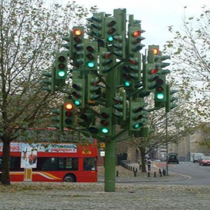 Χριστουγεννιάτικο δέντρο από... φανάρια!