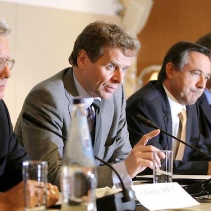 Οι αστοχίες της Τρόικα, άρθρο του καθηγητή Οικονομικών Π.Πετράκη