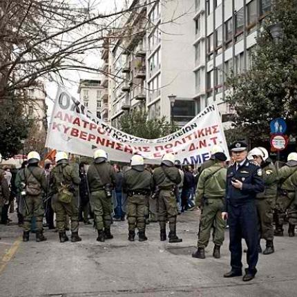 Ηandelsblatt: 50 χρόνια Τρόικα στην Ελλάδα