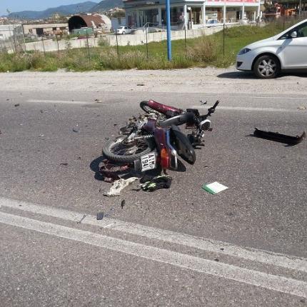 Τραυματισμός οδηγού δικύκλου από αναστροφή ΙΧ κοντά στις Γούβες