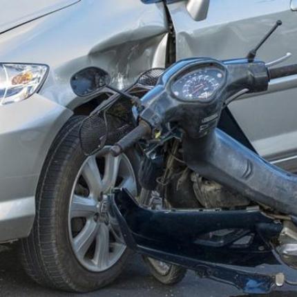 μηχανή αυτοκίνητο