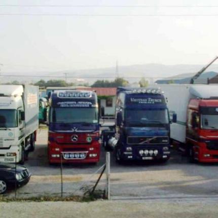 Χειρόφρενο από Δευτέρα ετοιμάζονται να βάλουν οι ιδιοκτήτες φορτηγών