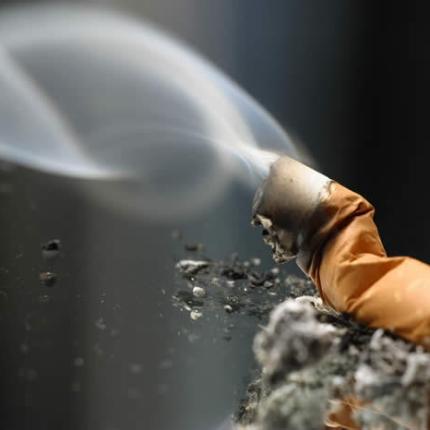 Αποσύρουν προσωρινά την αύξηση στα τσιγάρα ,γιατί ... εξαίρεσαν τα πούρα