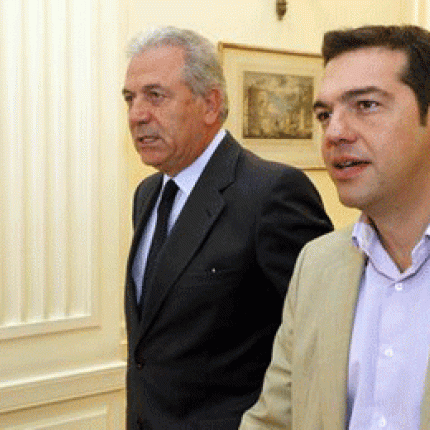 Συνάντηση Αβραμόπουλου - Τσίπρα στο υπουργείο Αμυνας