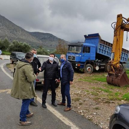 Ο Σωκράτης Βαρδάκης επισκέφθηκε τις περιοχές που επλήγησαν από την κακοκαιρία