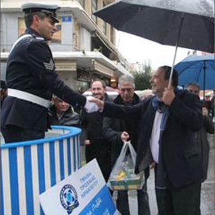 Τοποθέτηση «βαρέλας» στο κέντρο - Αναβιώνει σήμερα το έθιμο.