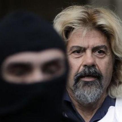 Ποινική δίωξη στον Χριστόδουλο Ξηρό: "Εσείς πρέπει να απολογηθείτε"