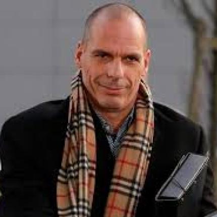 Το κασκόλ των 500 ευρώ του Βαρουφάκη και η απάντηση στο twitter