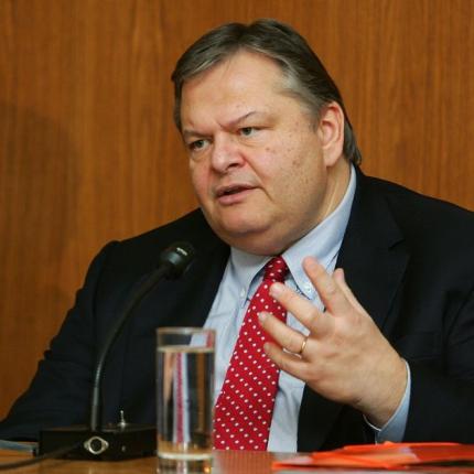 Για ιστορικές συνέπειες της ψήφου ώστε να αποφευχθεί η περιδίνηση έκανε λόγο ο Ε. Βενιζέλος