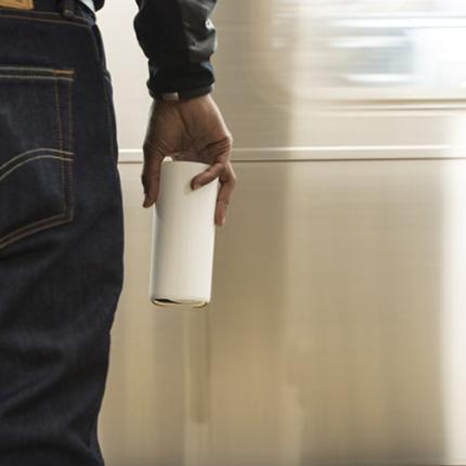 Το έξυπνο ποτήρι που σου λέει τι πίνεις! (βίντεο)