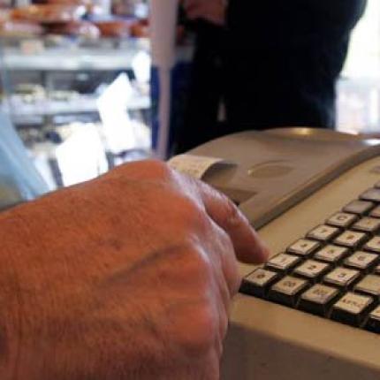 Στον ΟΑΕΕ αντί στον ΟΓΑ θα ασφαλίζονται πλέον οι νέοι επαγγελματίες 