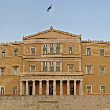 Εκτός Βουλής κορυφαία στελέχη και πρώην υπουργοί