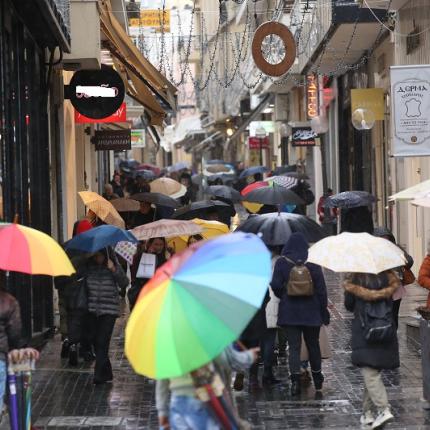 Χειμερινό το κλίμα στα ψώνια της τελευταίας στιγμής