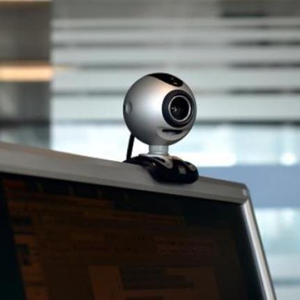 Ένας στους πέντε χρήστες καλύπτει τη Webcam για να αισθάνεται ασφάλεια