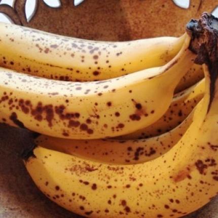 what-happens-with-your-body-when-you-eat-ripe-bananas-with-dark-spots.jpg