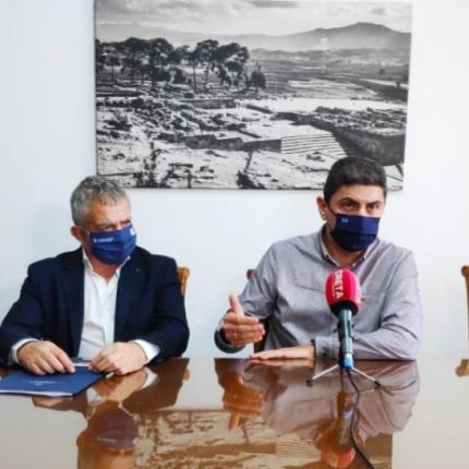 Ο Λευτέρης Αυγενάκης με τους δημάρχους της Μεσαράς.