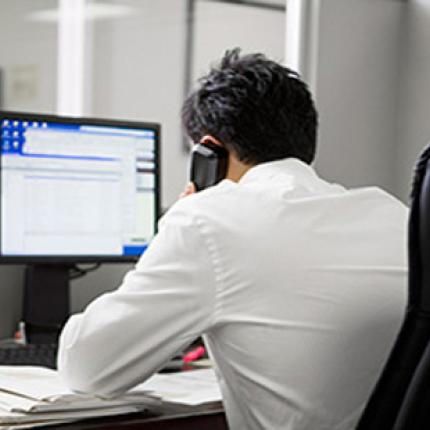worker-10915.jpg